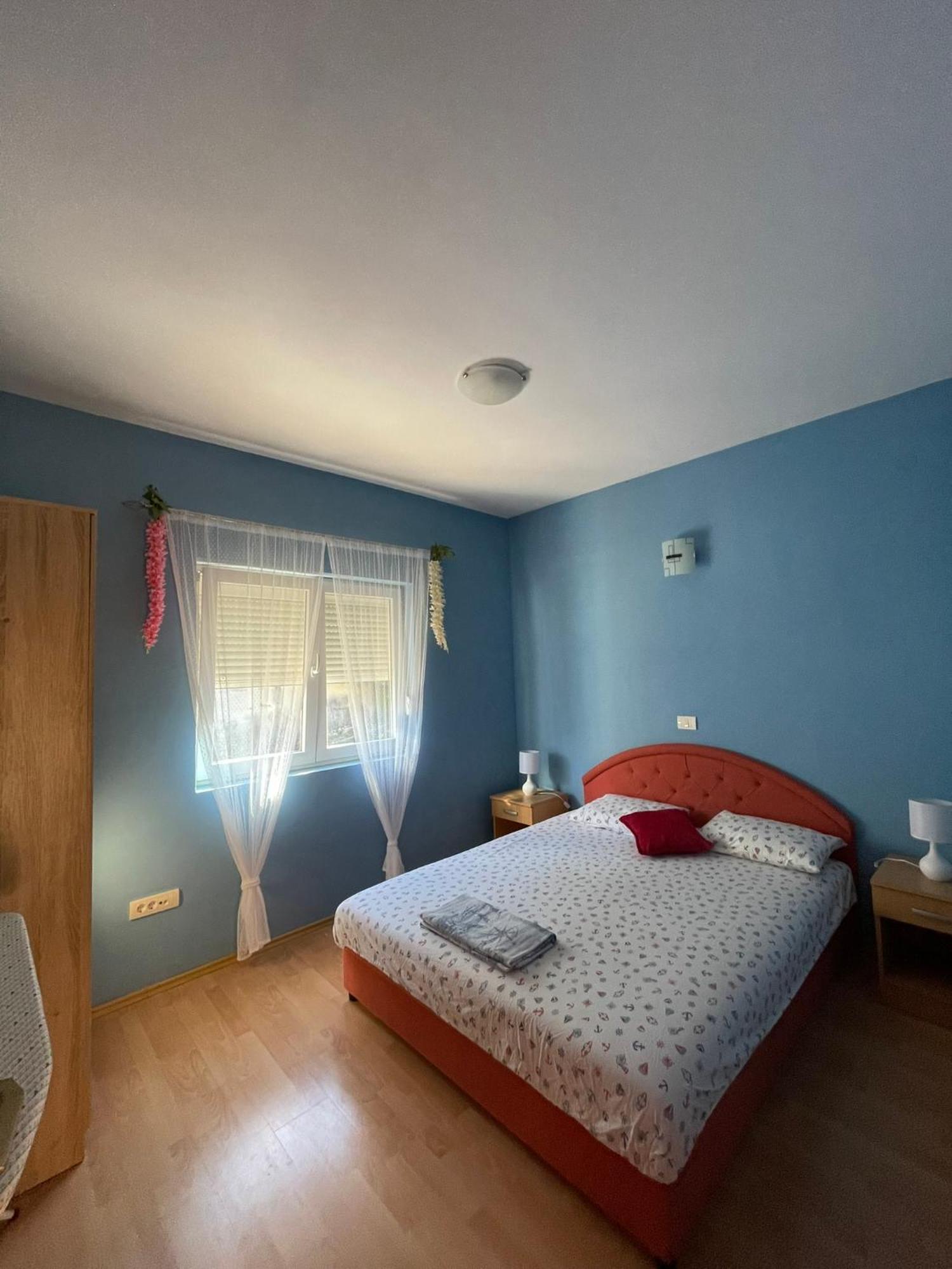 Apartments Simic Каменари Экстерьер фото