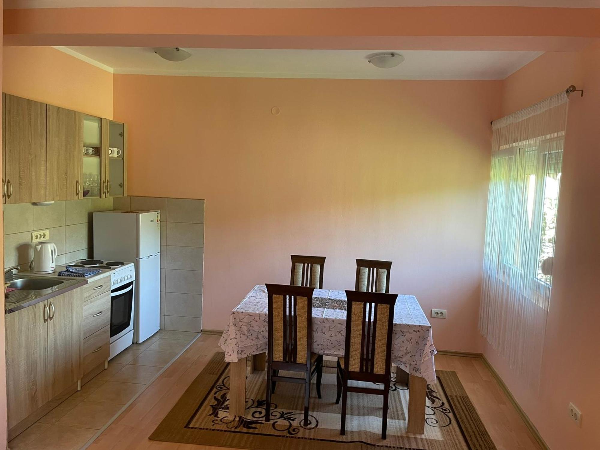 Apartments Simic Каменари Экстерьер фото