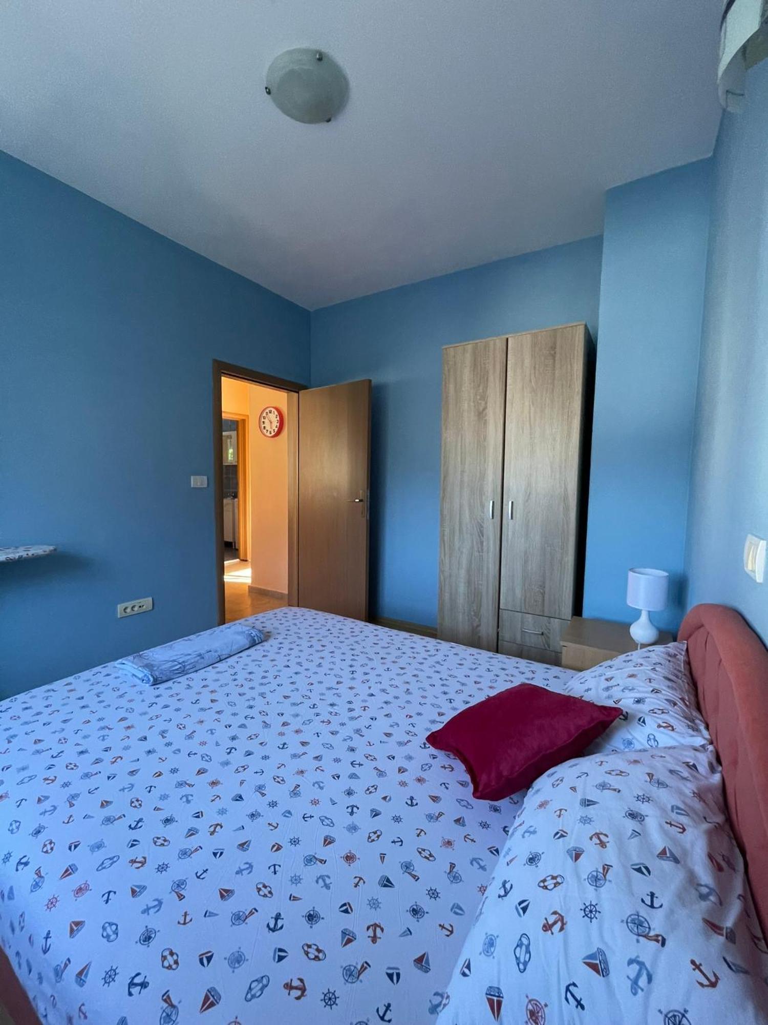 Apartments Simic Каменари Экстерьер фото