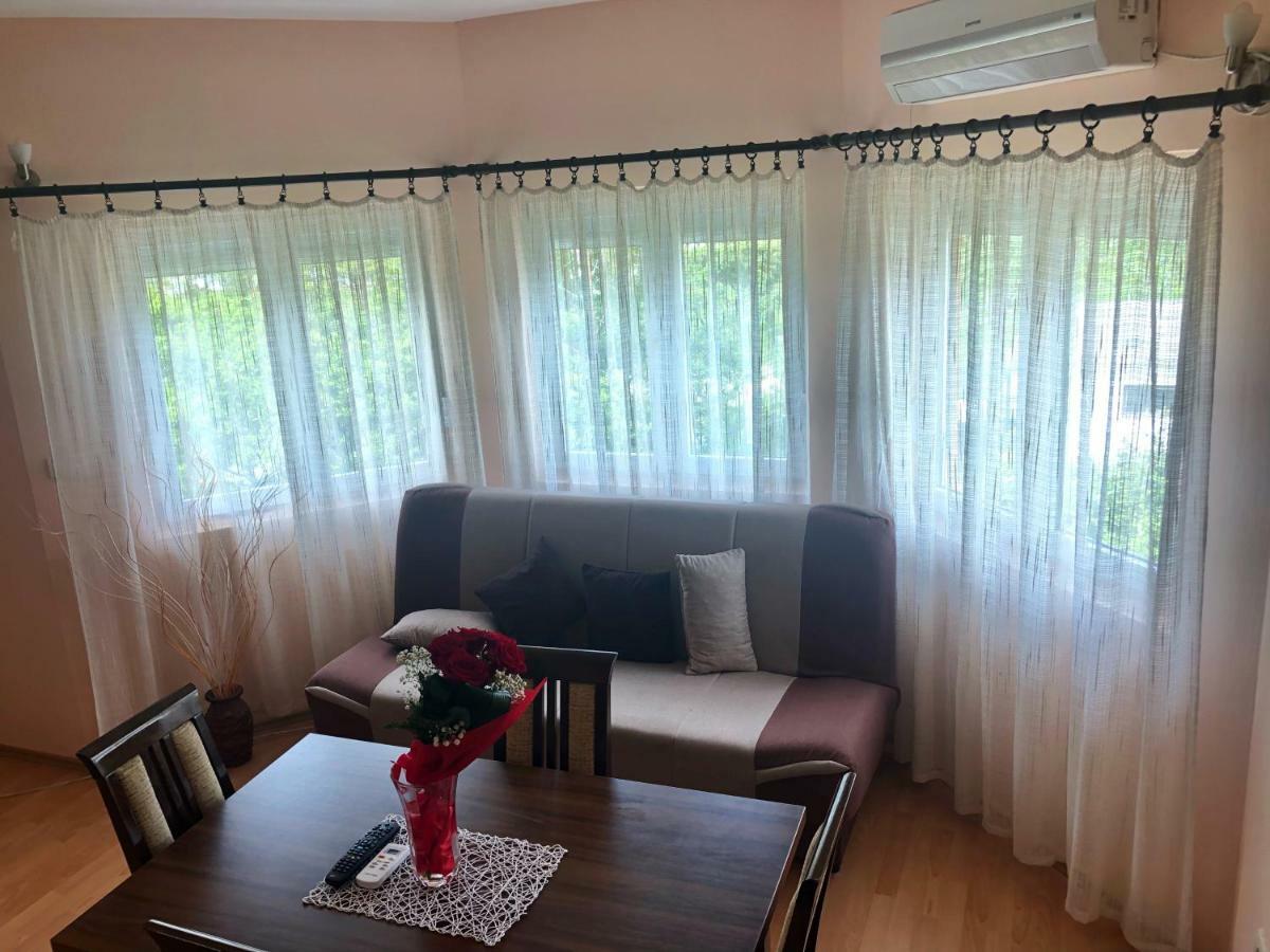 Apartments Simic Каменари Экстерьер фото