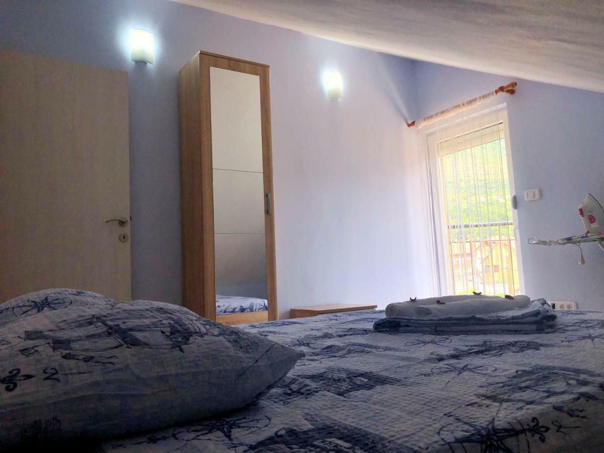 Apartments Simic Каменари Экстерьер фото